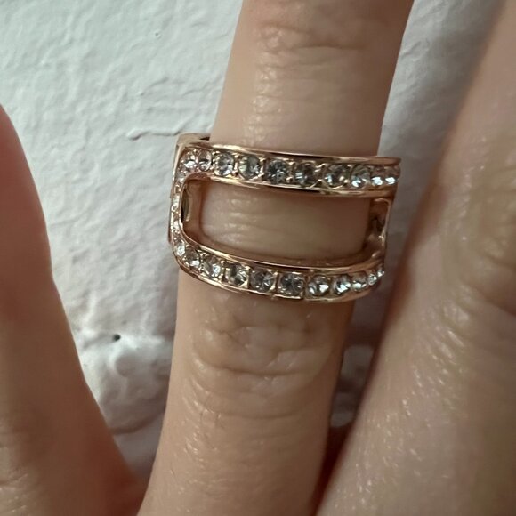 Coach Double Link Wrap Ring in rose gold (size 5) - Picture 4 of 5